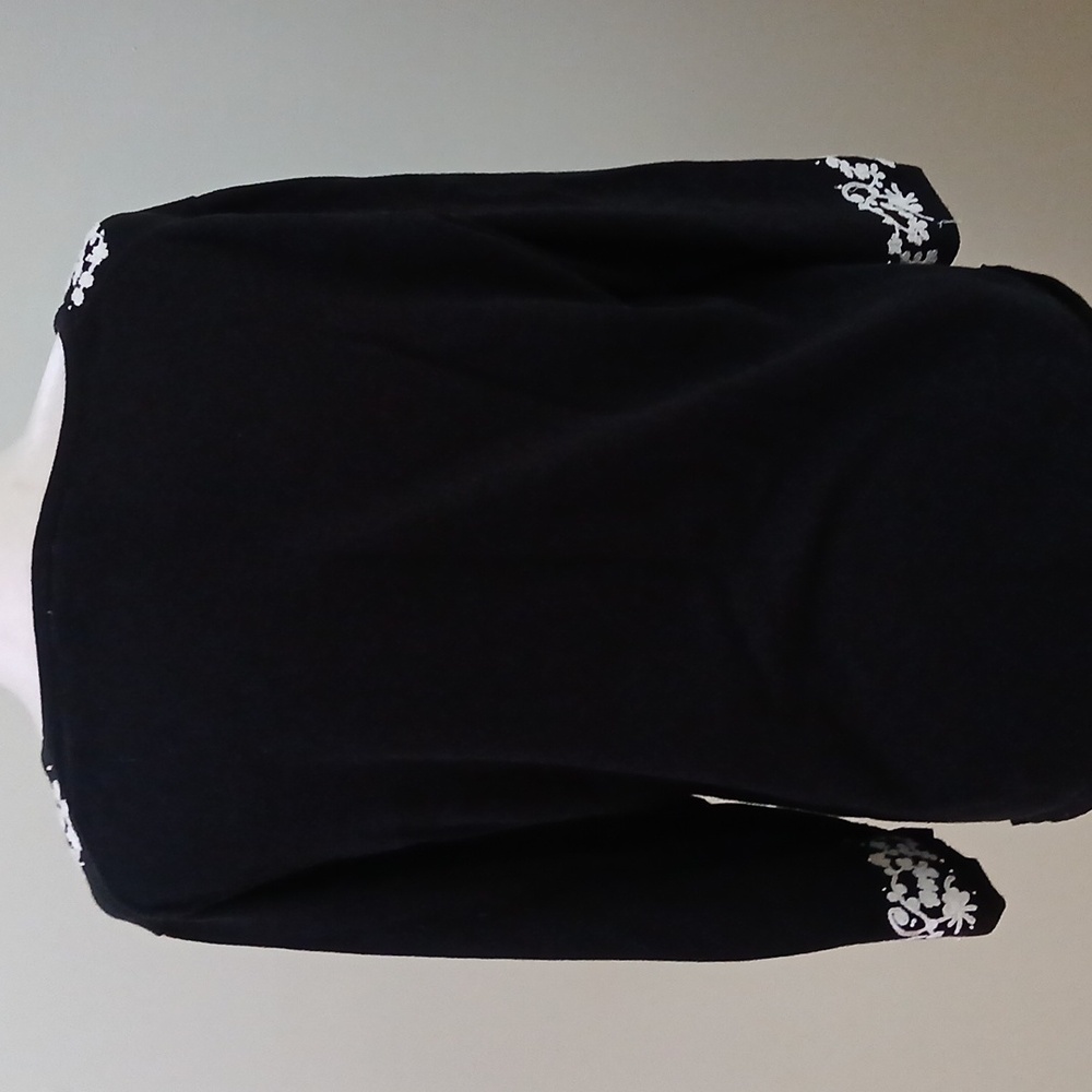 2/$15 Croft & Barrow Floral Embroidered Pullover Sweater Top - Picture 4 of 6